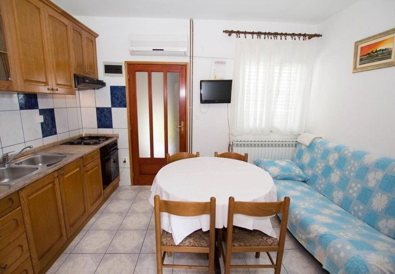 Juri Apartman *